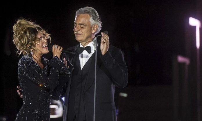 Karol G canta por la fraternidad en macroconcierto en El Vaticano