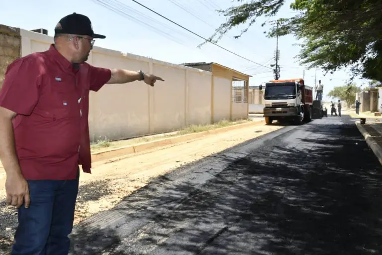 Alcaldía mejora la vialidad en Carirubana