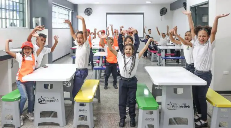 Año escolar 25-26 arrancó con más de seis millones de estudiantes