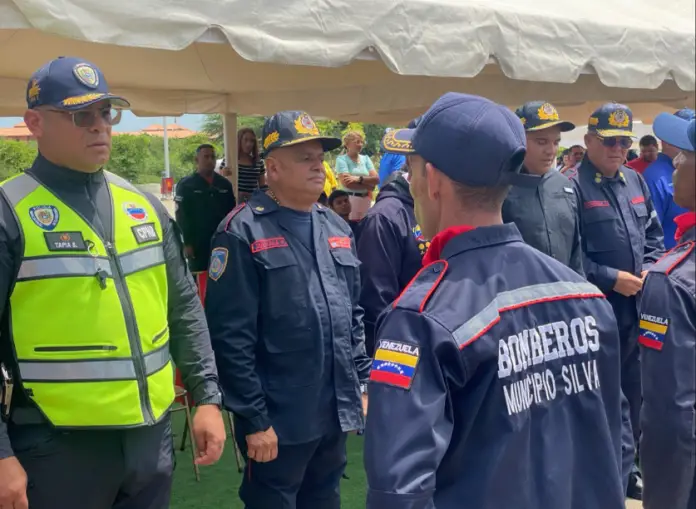 El cuerpo bomberil de Falcón experimentó un importante fortalecimiento con la promoción de 202 bomberos a grados superiores.