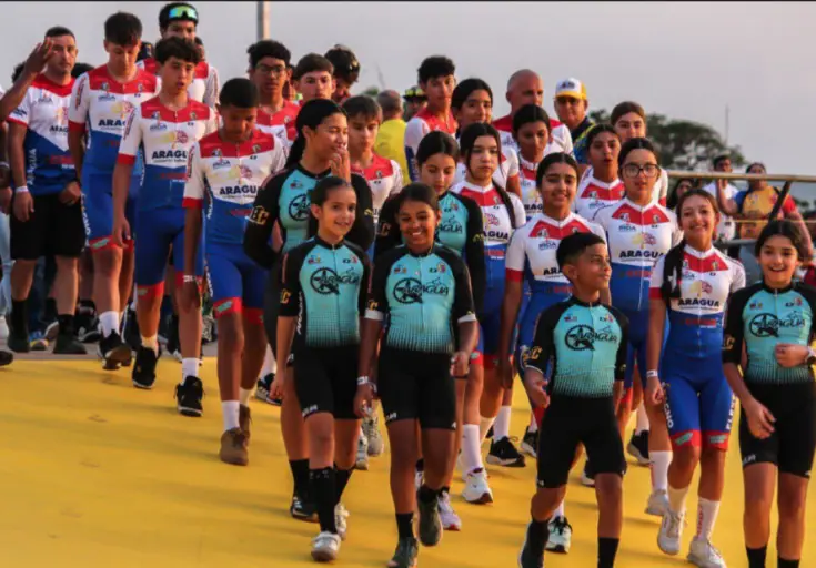 El viernes se llevó a cabo en la Ciudad Deportiva "500 Años de Coro", el desfile inaugural del campeonato nacional de ciclismo menor.