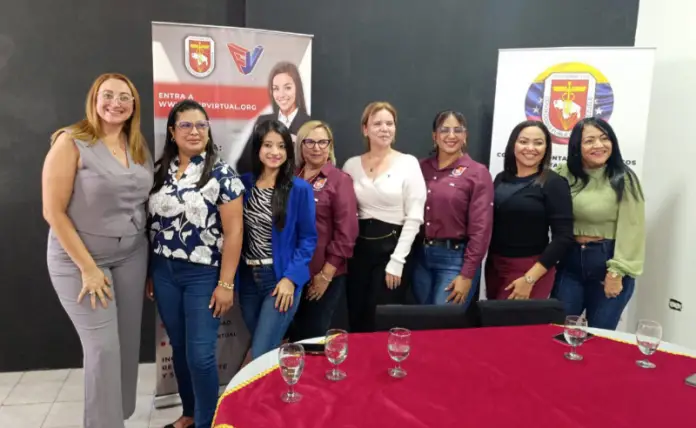 La presidente del Colegio de Contadores Públicos de Falcón, núcleo Coro, Neiza Blanco, informó sobre la agenda del 52 aniversario.