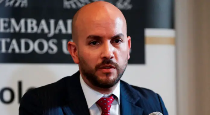 El antiguo asesor de Biden, Juan González, ha censurado el supuesto incidente que involucra la destrucción de una embarcación en el Caribe.