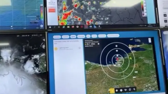 Este martes el Instituto Nacional de Meteorología e Hidrología (Inameh) informó que la onda tropical número 35 llegará al país.