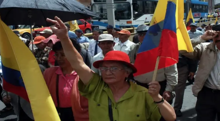 Ecuador| Jubilados se manifiestan contra ley propuesta por el presidente Noboa