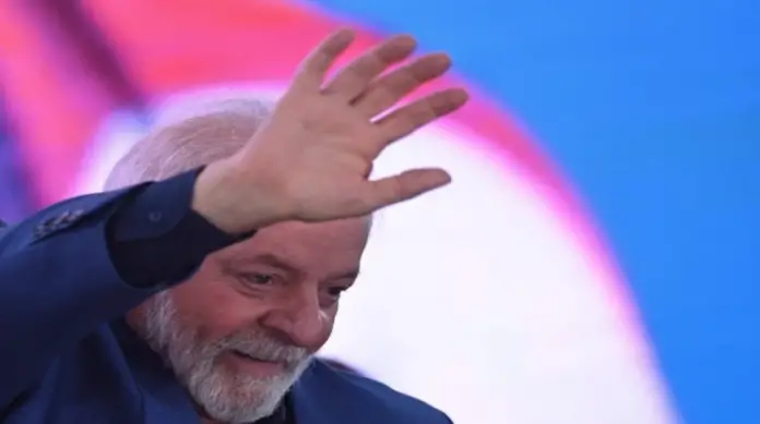 El presidente de Brasil firmó la ley que brinda protección a menores de edad y adolescentes en el entorno digital, incluyendo redes sociales