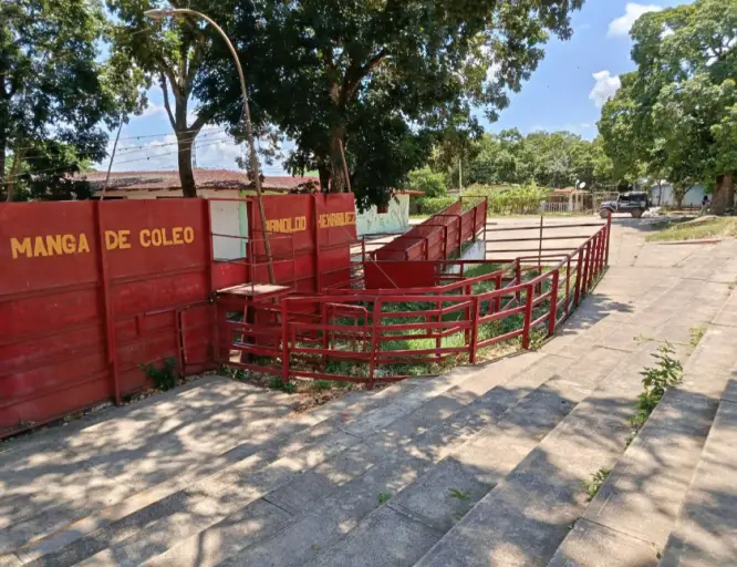 El municipio Petit cuenta con dos rutas turísticas certificadas por el Ministerio del poder popular para el Turismo.