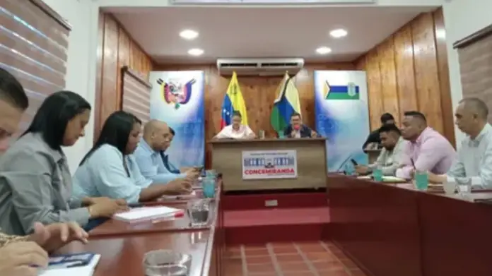 El alcalde Henry Hernández presentó una propuesta para discutir el presupuesto participativo 2026, ante el CLPP del Municipio Miranda.