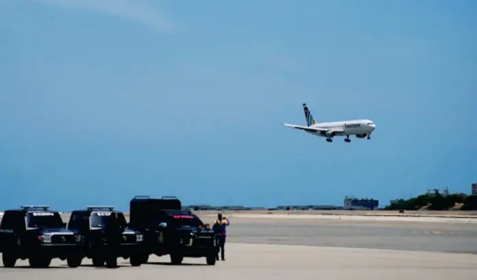 Este viernes llegó un grupo de aproximadamente 200 repatriados deportados desde Texas, Estados Unidos al Aeropuerto de Maiquetía.