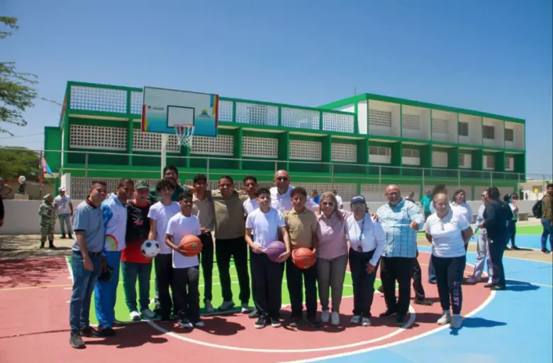 El gobierno nacional, regional, municipal y las Bricomiles hicieron entrega de las remodelación del Complejo Educativo “Pedro Manuel Arcaya”