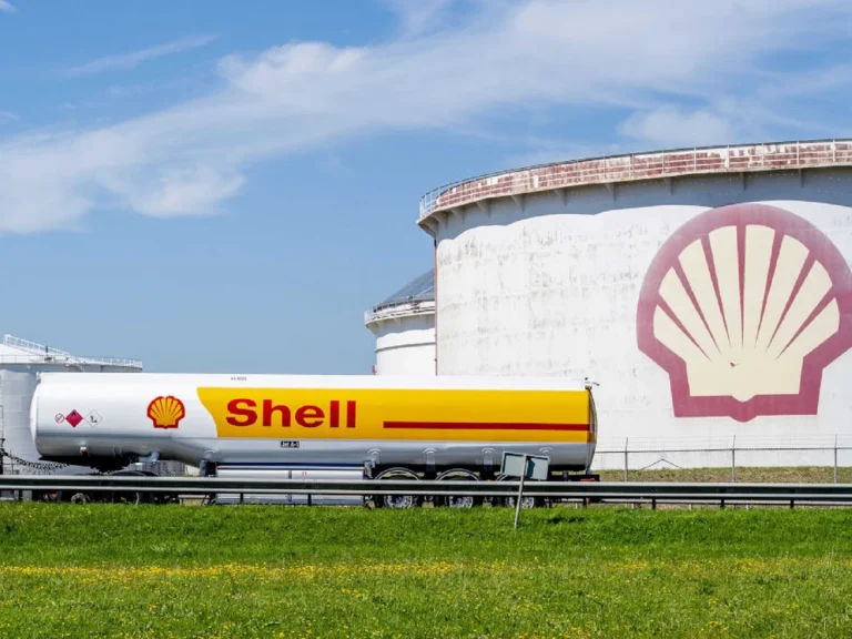 Trump autorizó a la petrolera Shell exportar gas venezolano