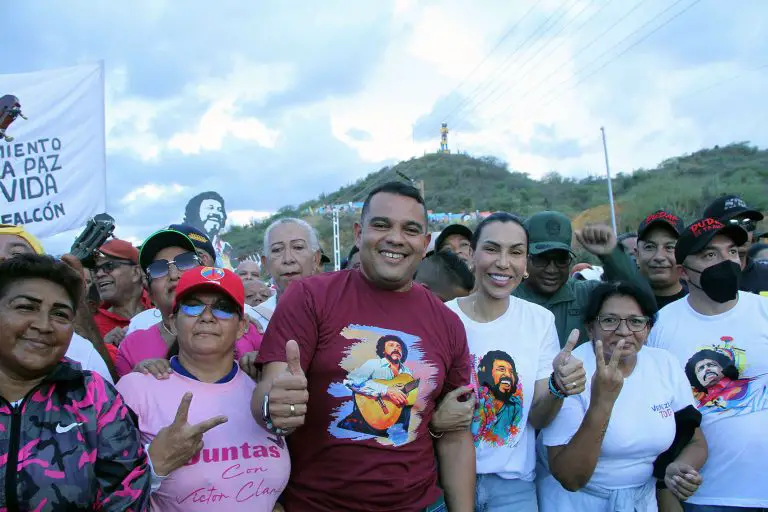 El cerro de Caujarao se volvió a llenar de simpatizantes del cantautor Alí Primera para conmemorar los 84 aniversario de su cumpleaños.