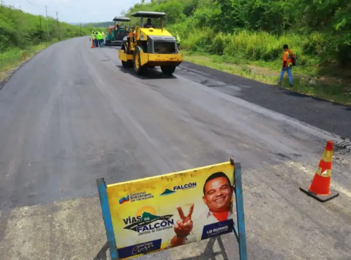 Desde la semana pasada iniciaron los trabajos de escarificación en la troncal 003, carretera Morón-Coro, en un tramo de 12 kilómetros.