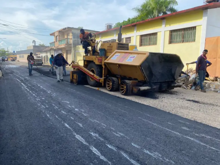 Plan de Vialidad en Tucacas registra más de tres mil toneladas aplicadas