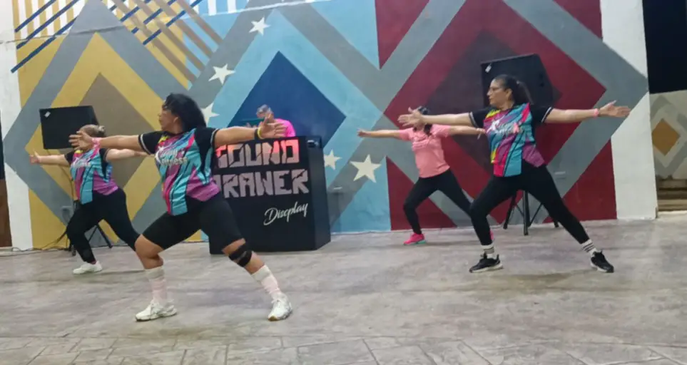 Este 23 de octubre el Centro Médico Cardio Salud llevó adelante la sexta edición de la bailoterapia Senos Saludables 2025.