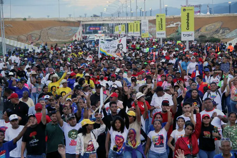 El cerro de Caujarao se volvió a llenar de simpatizantes del cantautor Alí Primera para conmemorar los 84 aniversario de su cumpleaños.