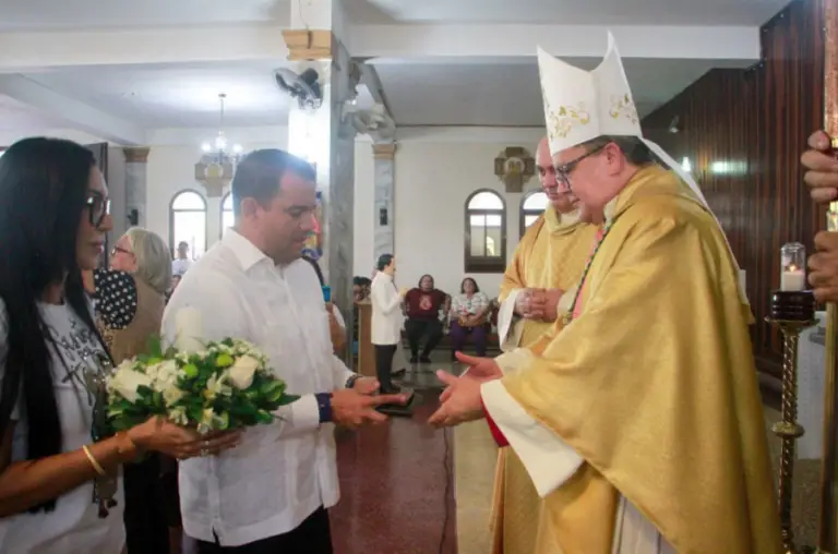 Autoridades y pueblo de Falcón celebran la canonización de los primeros Santos
