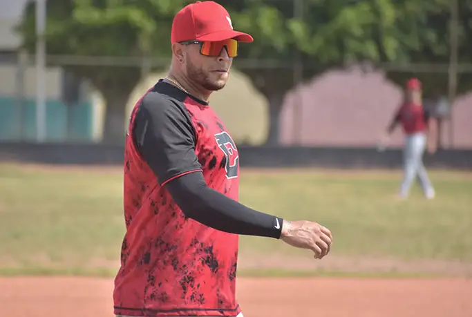 Retiro del béisbol: Carlos Rivero deja huellas como bateador versátil