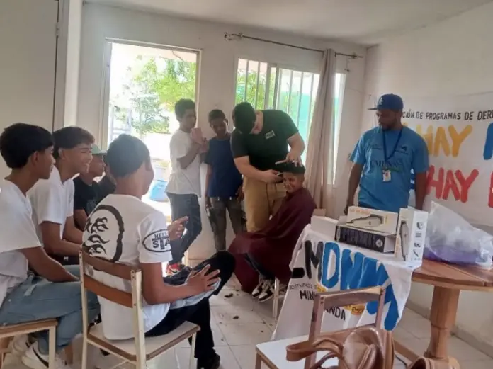 El Cmdnna a través del Programa “Si Hay Presente, Hay Futuro”, inició clases de barbería a niños y adolescentes.
