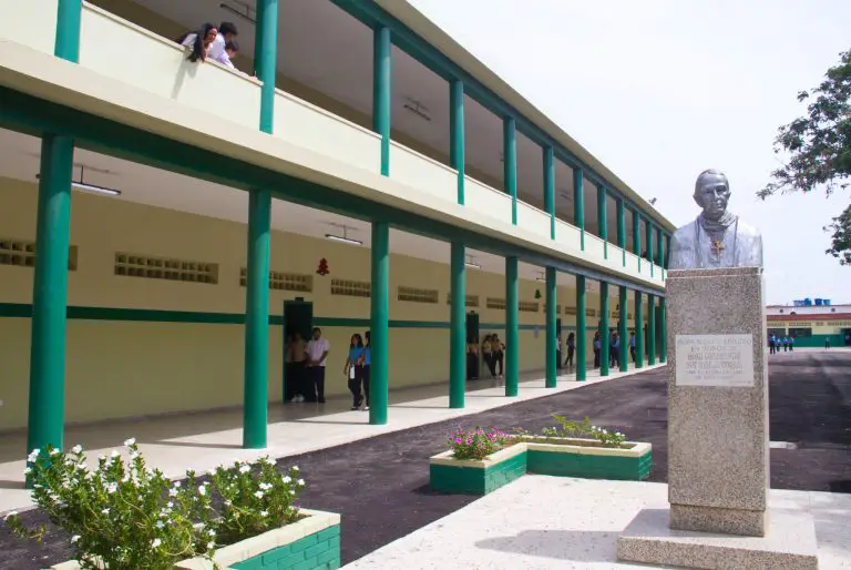 Así luce hoy el complejo educativo Mariano de Talavera en Punto Fijo +FOTOS