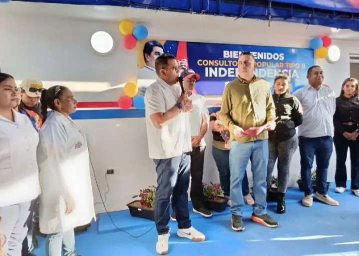 El gobernador Victor Clark entregó totalmente renovado el Consultorio Popular tipo II el cual beneficiará a más de 14 mil habitantes.