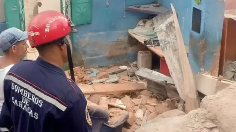 Atienden colapso de viviendas y daños ocasionados por lluvias en Caracas