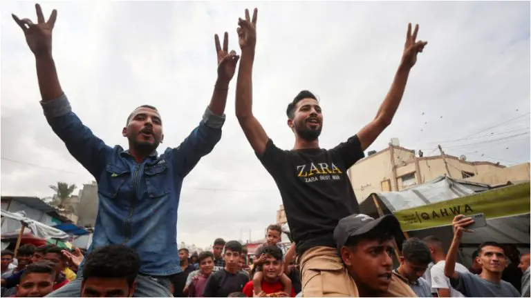 Palestinos celebran acuerdo para poner fin a la guerra en Gaza