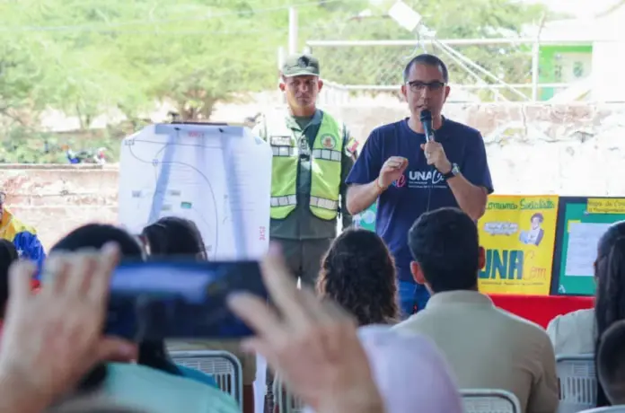 El rector de la UnaCom, Jorge Arreaza en su reciente visita al estado Falcón reiteró que la oportunidad es para todos y todas.