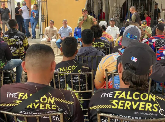 Con la idea de cambiar el paradigma de que siempre la culpa es del motorizado, 100 mototaxistas se certificaron.