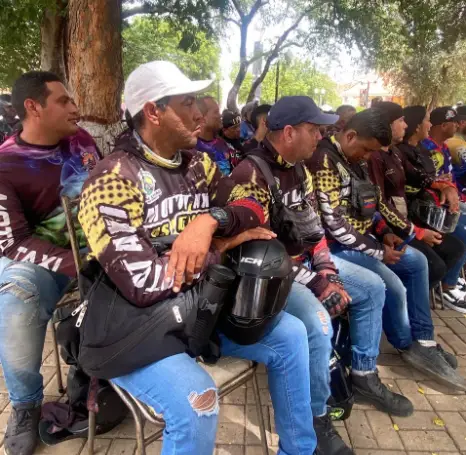 Con la idea de cambiar el paradigma de que siempre la culpa es del motorizado, 100 mototaxistas se certificaron.