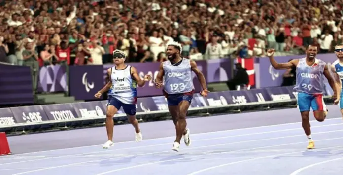 El campeón venezolano Enderson Santos se quedó a escasas centésimas de la medalla del Campeonato Mundial de Paratletismo India 2025