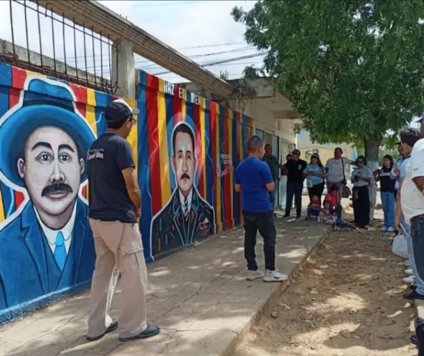 El artista plástico Leonel Vera y su Fundación Cultural develaron un mural en homenaje al "médico de los pobres" como muestra de gratitud.