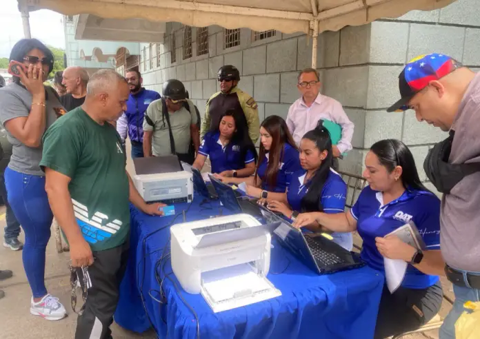 El Superintendente de Tributos del municipio Miranda, Elis Romero, encabeza el operativo activo en tres puntos.
