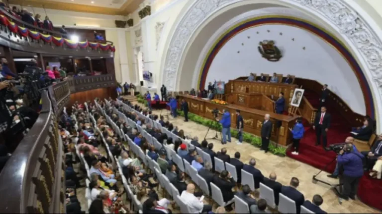 AN: Primera ministra de Trinidad y Tobago es persona no grata