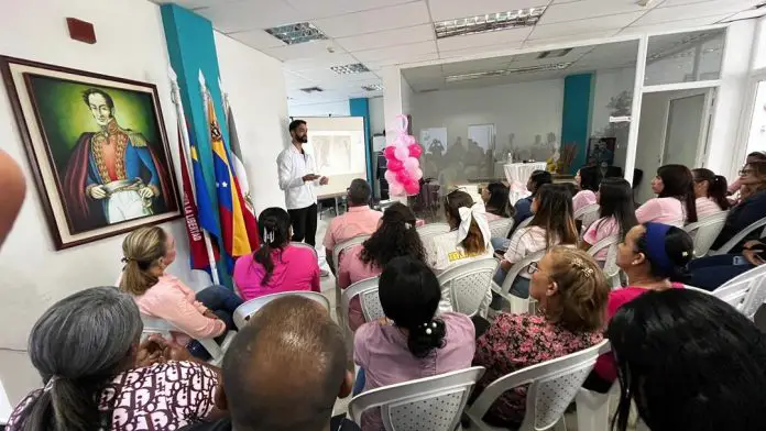 Concejo Municipal de Carirubana se viste de rosa por la prevención del cáncer de mama