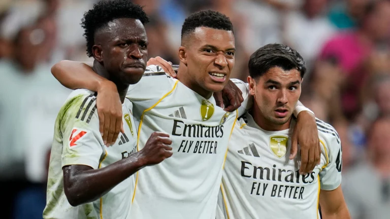 Vinicius se pone las pilas y el Real Madrid gana al Villarreal 3-1