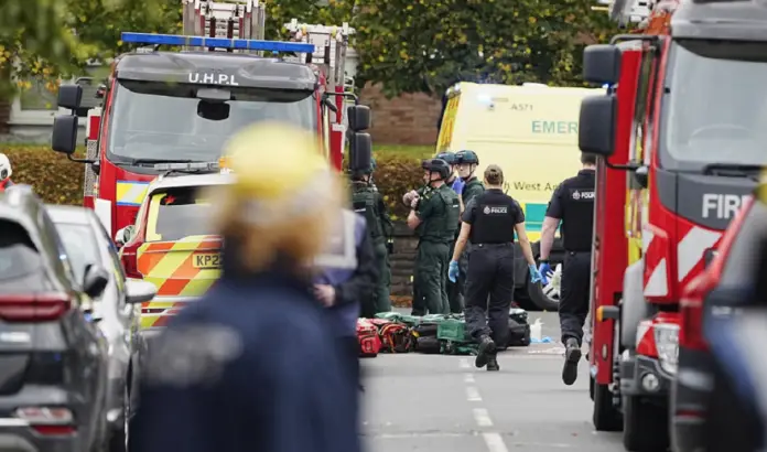 Agentes de Policía del Reino Unido se desplazaron hasta una sinagoga de la localidad inglesa de Crumpsall, a las afueras de Mánchester.