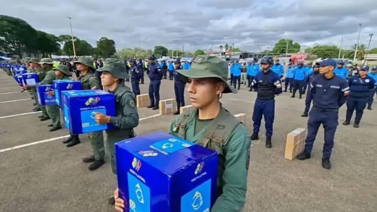 FANB despliega material electoral para la Cuarta Consulta Popular