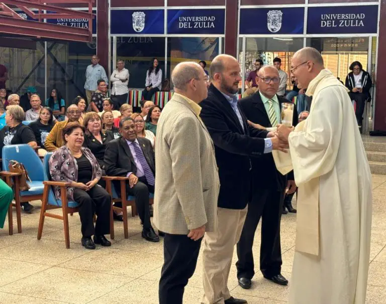 LUZ Núcleo Punto Fijo conmemora su LXVI aniversario de formación académica en Falcón