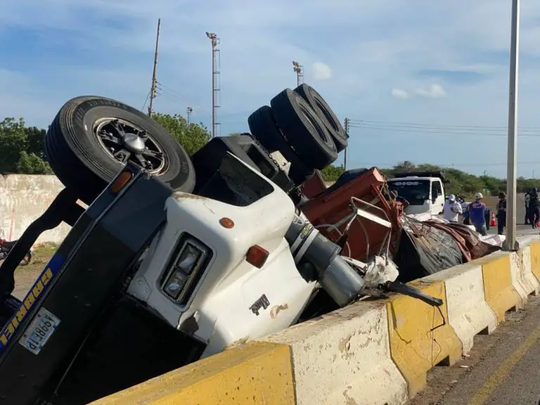 Vuelco de gandola en la Coro-La Vela dejó un lesionado este 18-Nov
