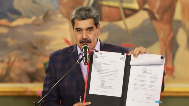 Maduro promulgó la Ley del Comando para la Defensa Integral de la Nación