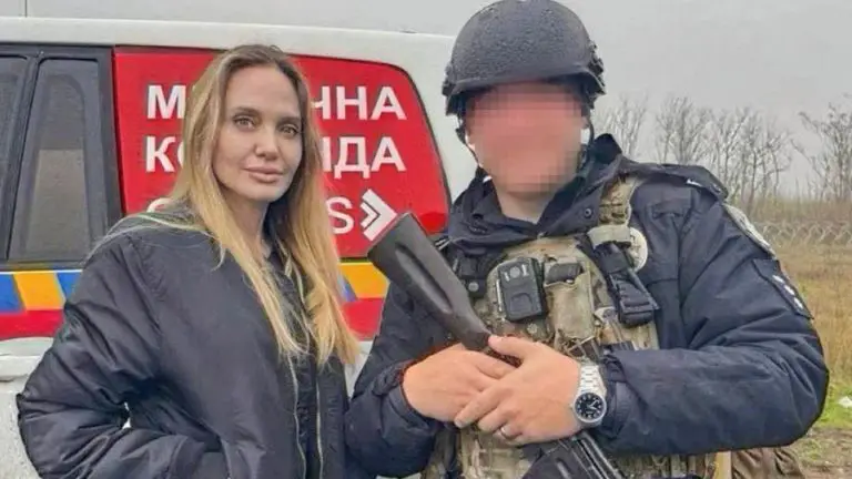 Angelina Jolie llegó a Ucrania a pie y sin avisar al gobierno de Kiev