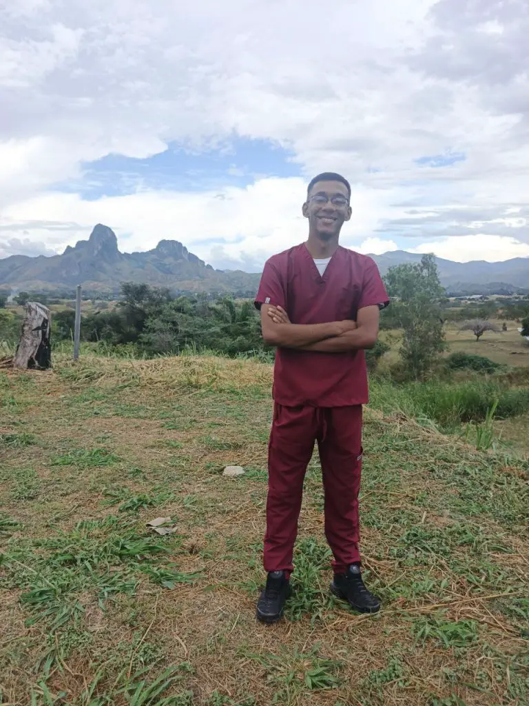 Estudiante de Medicina lanza la primera app educativa de Neurociencias del país