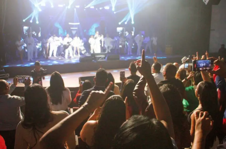 Buena Fe y Omar Acedo hicieron vibrar de emoción a las familias de Falcón