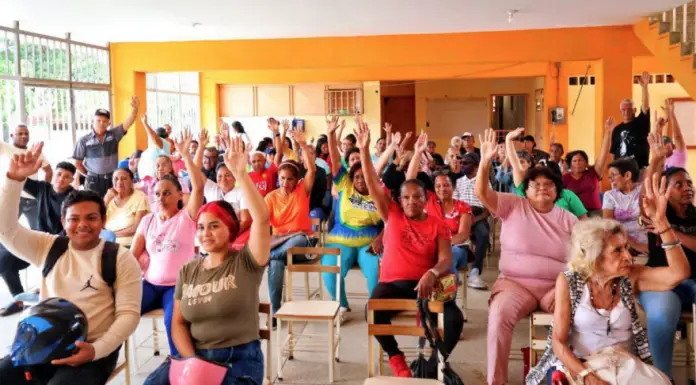 Con miras a la cuarta Consulta Popular Nacional del próximo 23 de noviembre, los voceros de los circuitos comunales se desplegaron.