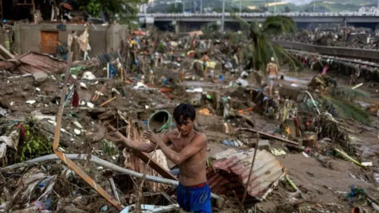 Filipinas declara estado de calamidad tras el paso del tifón Kalmaegi