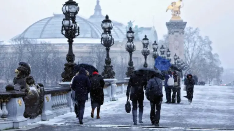 Francia activa la alerta amarilla por fuerte nevada y hielo