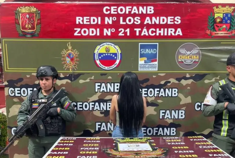 Trasladaba droga en sus partes íntimas desde Colombia