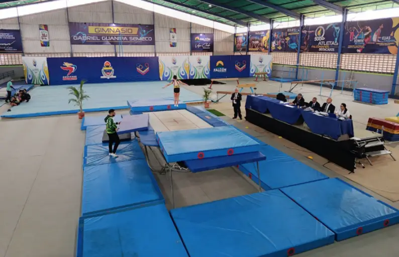 La competencia de gimnasia que alberga 21 estados continúa en su segundo día en la ciudad de Coro con las modalidades de trampolín y rítmica.
