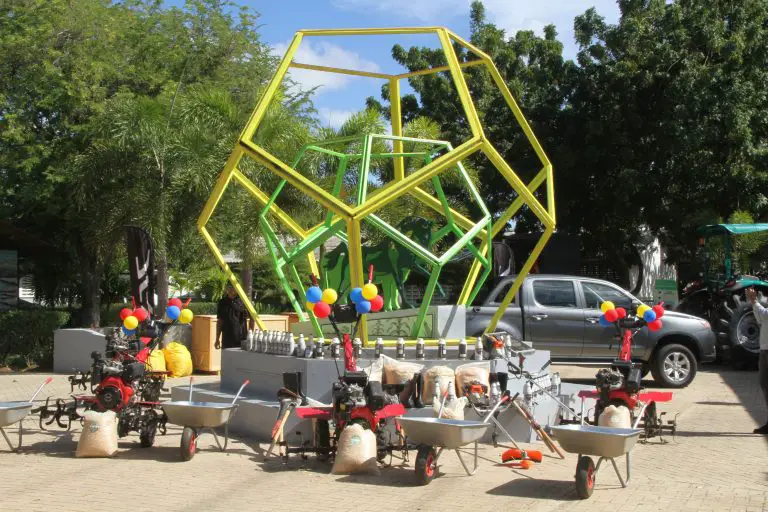 Este viernes, 25 de noviembre, un grupo de 80 productores de 11 municipios de la entidad recibieron kits de siembra.